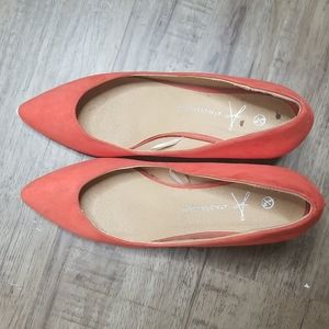 Atmosphere orange shoes in UK size 6 or Eur size 39. Suede material.
